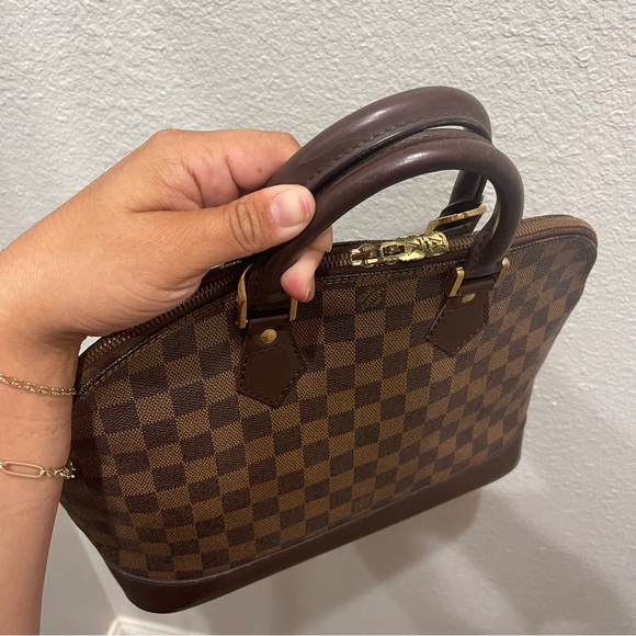 Louis Vuitton Damier Ebene Alma PM - Picture 9 of 17